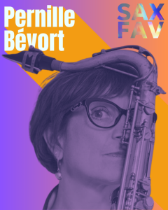 Pernille Bévort, saxofonista de jazz, posando, representando la innovación y la fuerza femenina en el mundo del jazz.